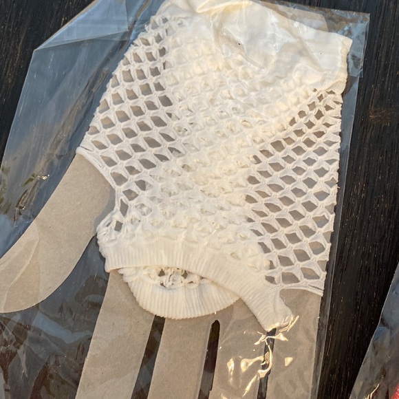 Gloves - Picture 7 of 12